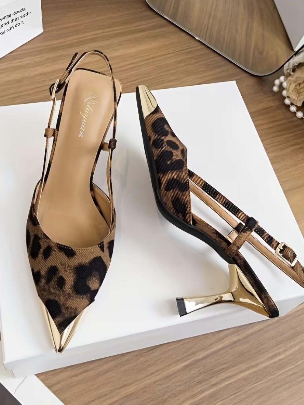 Women's Closed-Toe Sandals,Leopard Print with Metal Iron Toe Decoration - Picture 3 of 10
